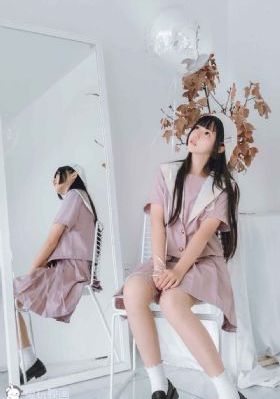 秋霞艳母